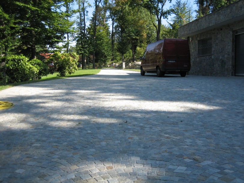 Realizzazione piazzali in pietra Varese